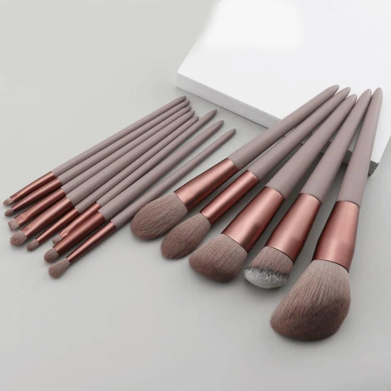 Set de 13 brochas de maquillaje rosa con bolsa LUVYELLE