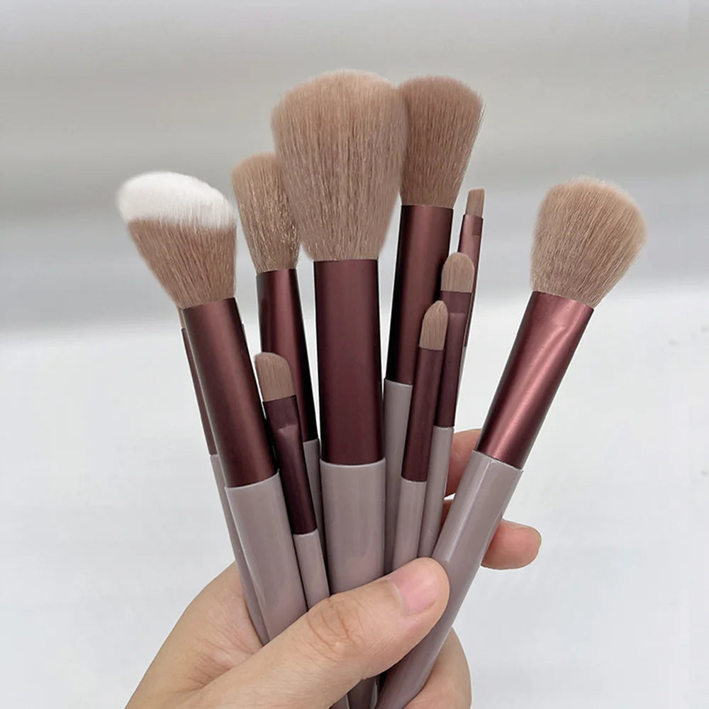 Set de 13 brochas de maquillaje rosa con bolsa LUVYELLE