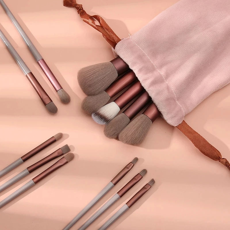 Set de 13 brochas de maquillaje rosa con bolsa LUVYELLE